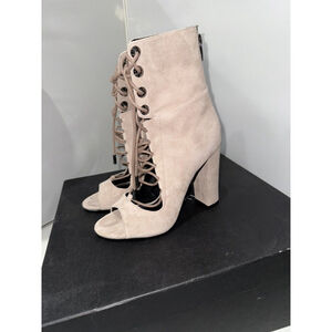 New Kendall & Kylie Ella Booties Tan Cream Lace front and zip back 6M